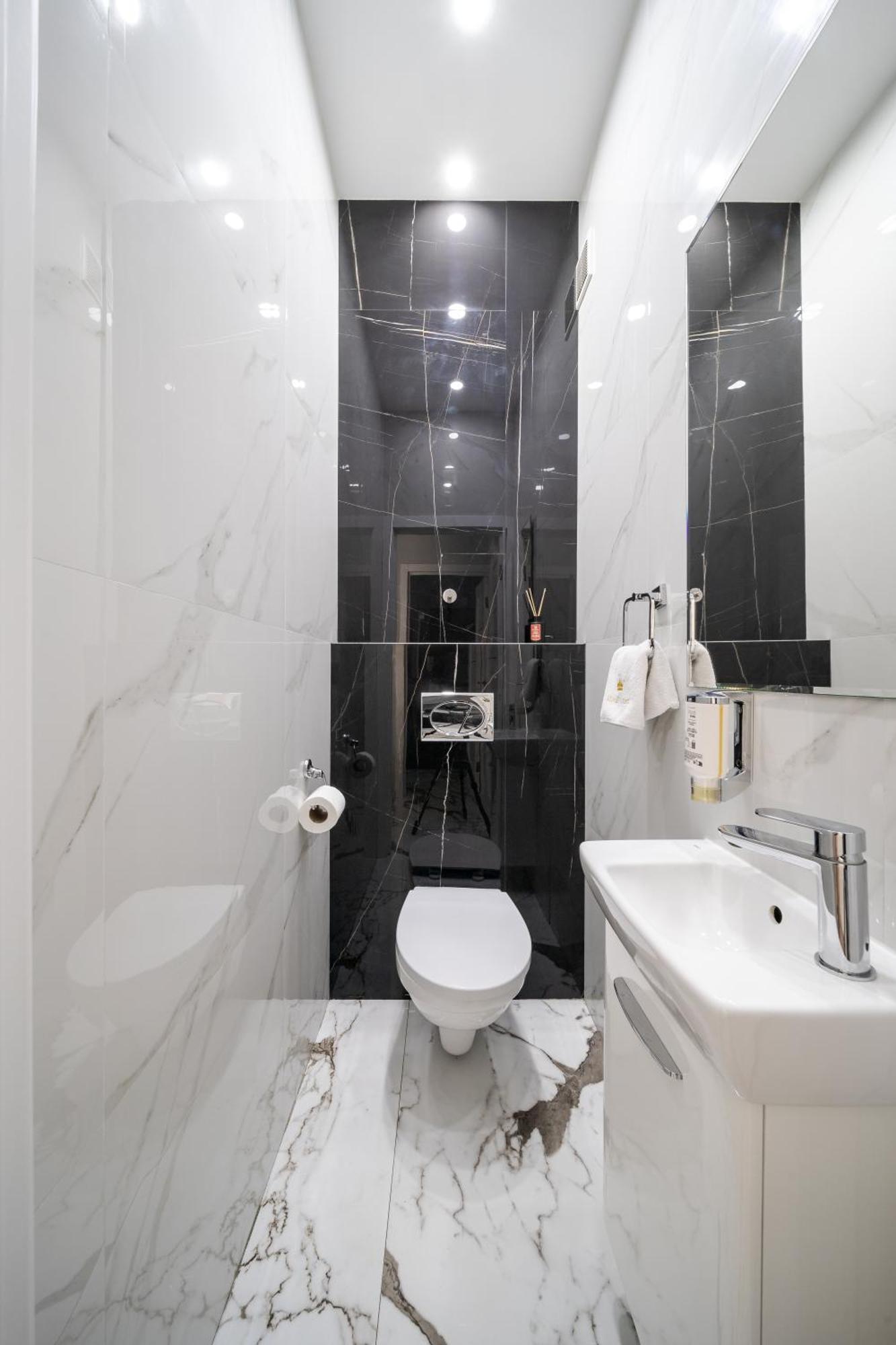 Royal Apartment On Balabana Street Лвив Екстериор снимка