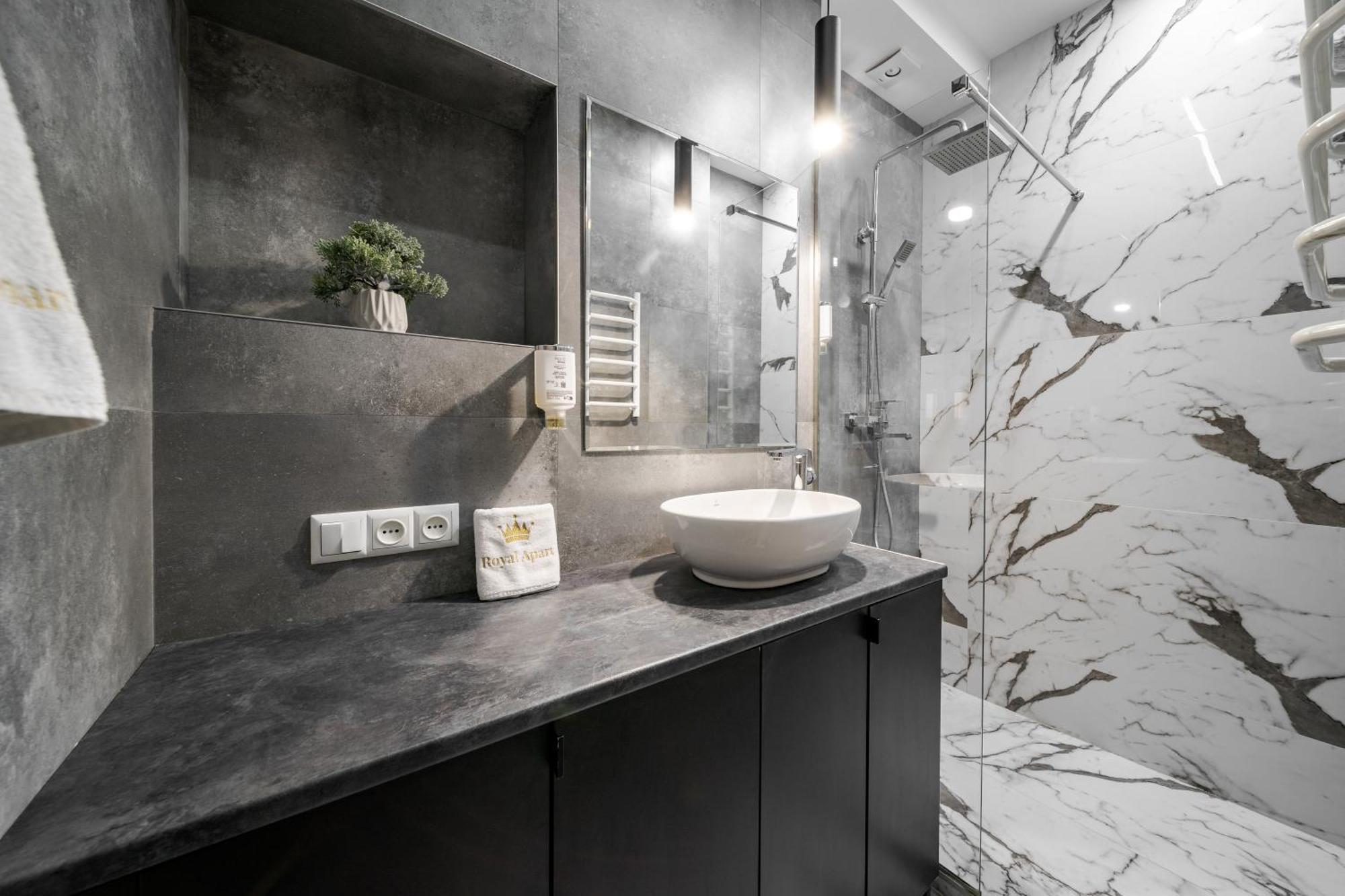 Royal Apartment On Balabana Street Лвив Екстериор снимка