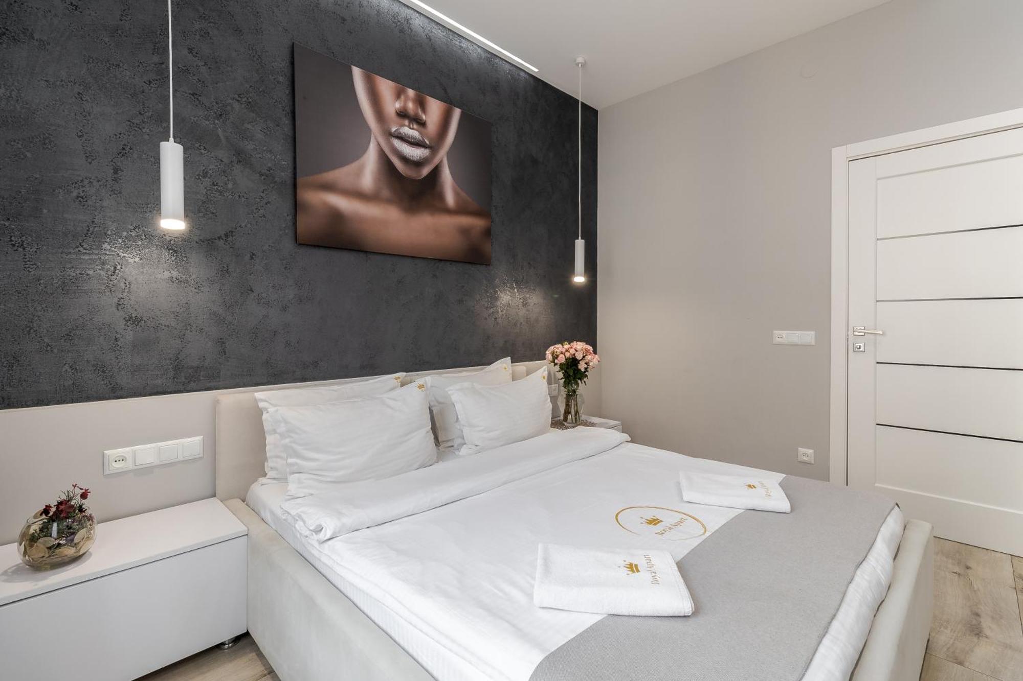 Royal Apartment On Balabana Street Лвив Екстериор снимка