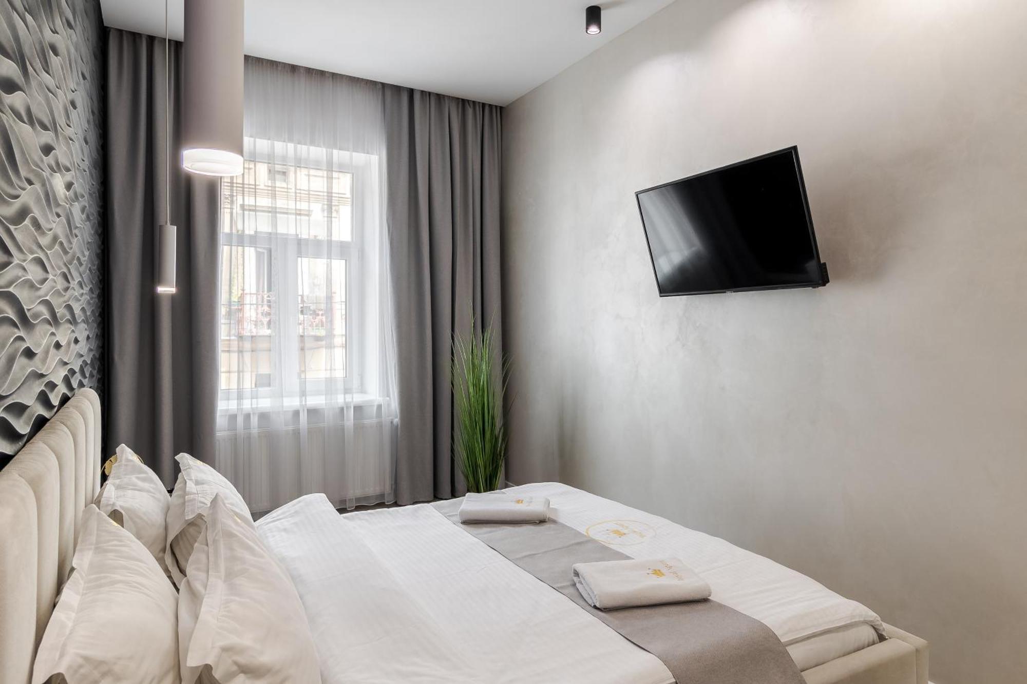 Royal Apartment On Balabana Street Лвив Екстериор снимка