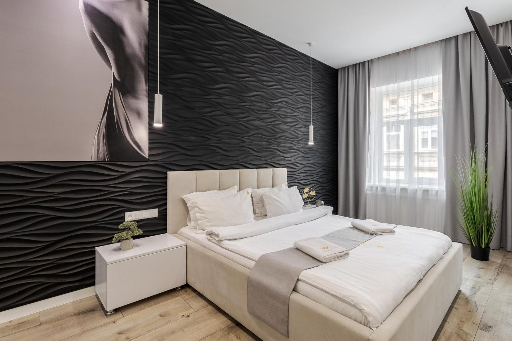 Royal Apartment On Balabana Street Лвив Екстериор снимка
