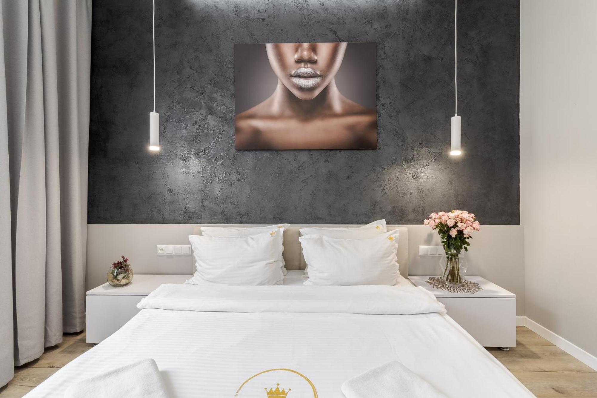 Royal Apartment On Balabana Street Лвив Екстериор снимка